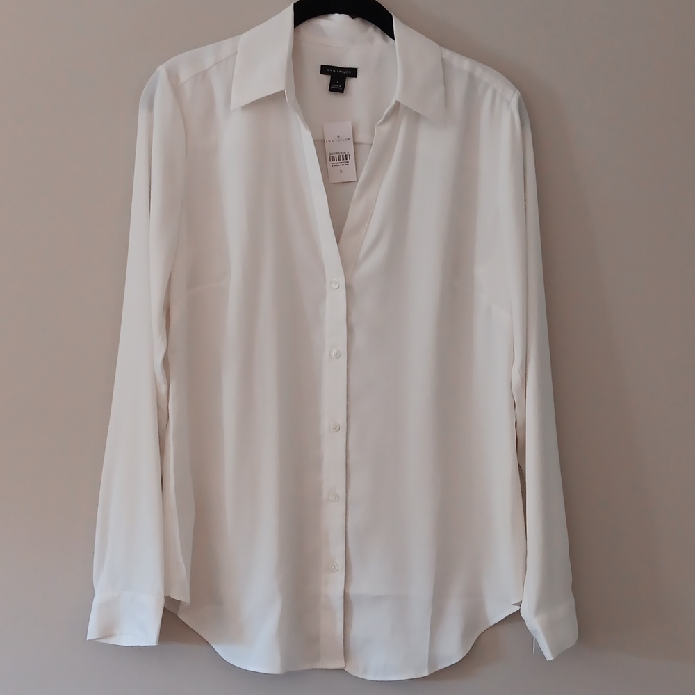 NWT Ann Taylor Essential Blouse